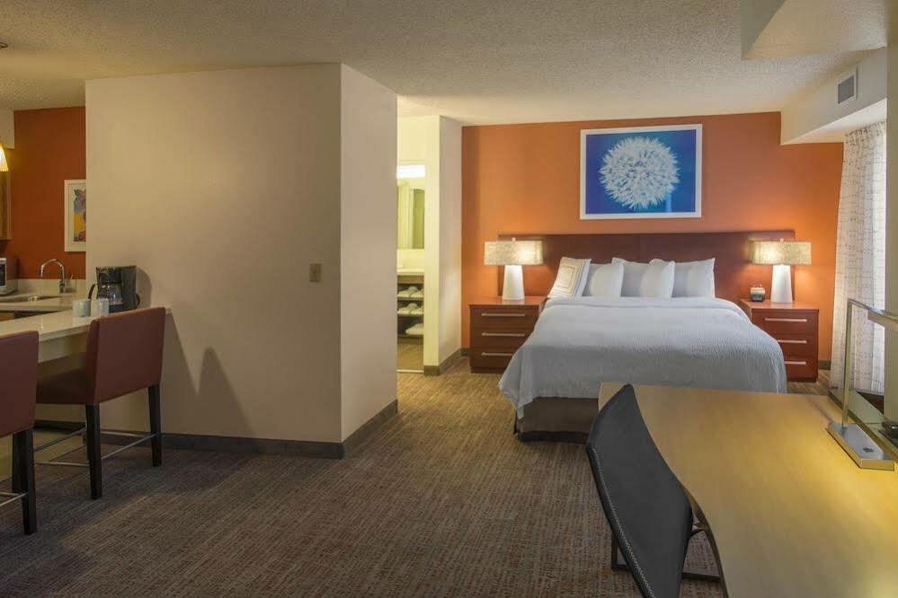 Residence Inn Indianapolis Airport Exterior foto